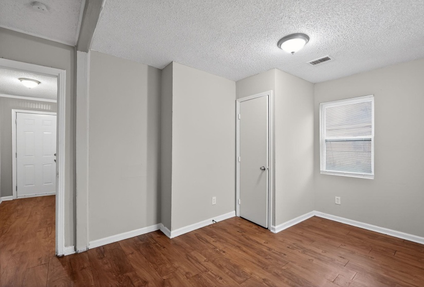 4314 FORD RD, Memphis, Tennessee 38109, 5 Bedroom Bedrooms, 8 Room Rooms,1.1 BathroomBathrooms,Residential,For Sale,FORD,0,10211186