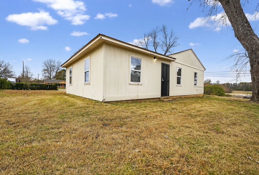 4314 FORD RD, Memphis, Tennessee 38109, 5 Bedroom Bedrooms, 8 Room Rooms,1.1 BathroomBathrooms,Residential,For Sale,FORD,0,10211186