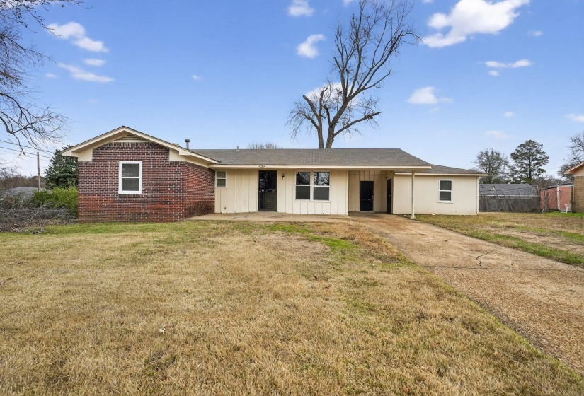 4314 FORD RD, Memphis, Tennessee 38109, 5 Bedroom Bedrooms, 8 Room Rooms,1.1 BathroomBathrooms,Residential,For Sale,FORD,0,10211186