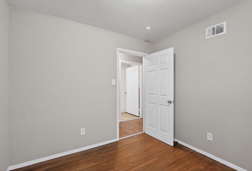 4314 FORD RD, Memphis, Tennessee 38109, 5 Bedroom Bedrooms, 8 Room Rooms,1.1 BathroomBathrooms,Residential,For Sale,FORD,0,10211186