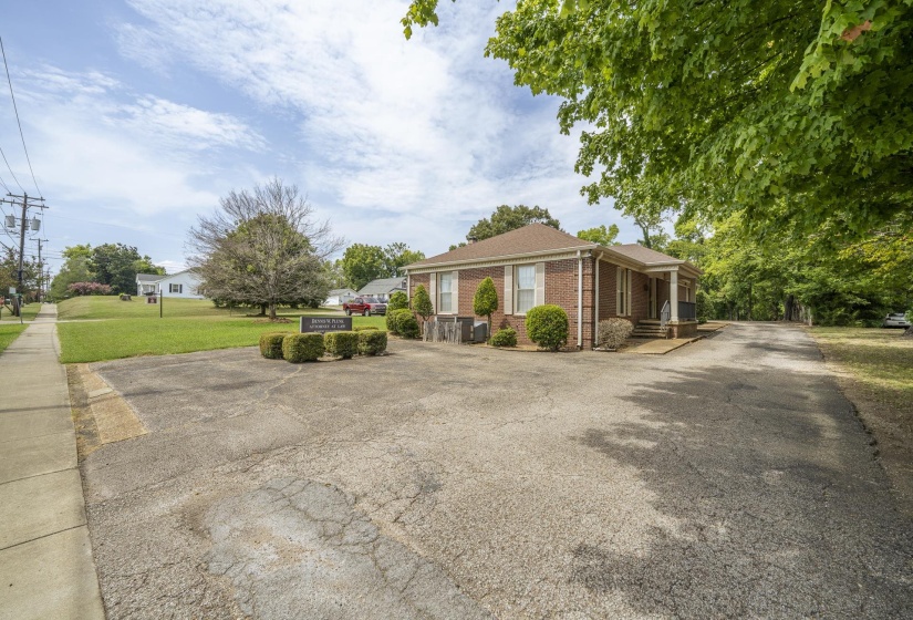 40 MAIN ST, Savannah, Tennessee 38372, 0 , 0 ,0,Commercial/industrial,For Sale,MAIN,0,10229142