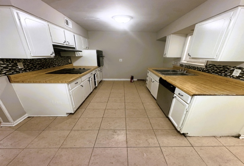 3712 MERRITT ST, Memphis, Tennessee 38128, 3 Bedroom Bedrooms, 7 Room Rooms,1.1 BathroomBathrooms,Rental Properties,For Sale,MERRITT,0,10229157