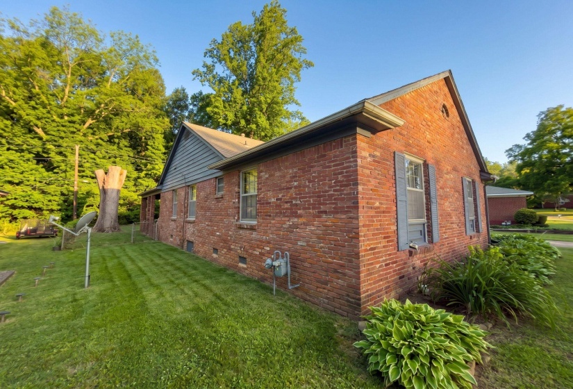 3103 RAINIER ST, Memphis, Tennessee 38127, 3 Bedroom Bedrooms, 7 Room Rooms,1.1 BathroomBathrooms,Residential,For Sale,RAINIER,0,10229140