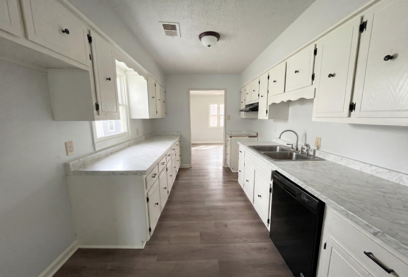 854 CARROLTON AVE, Memphis, Tennessee 38127, 4 Bedroom Bedrooms, 6 Room Rooms,2 BathroomBathrooms,Residential,For Sale,CARROLTON,0,10229146
