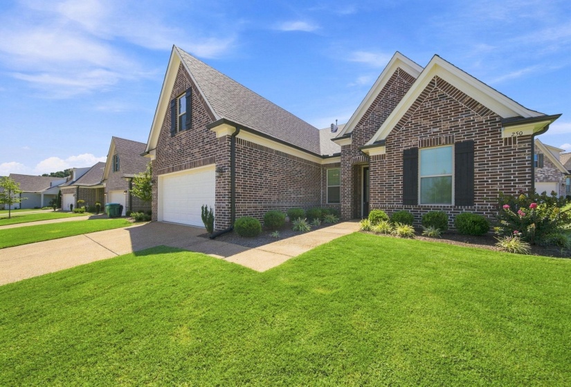 250 SAINT ANDREWS DR, Oakland, Tennessee 38060, 5 Bedroom Bedrooms, 12 Room Rooms,3 BathroomBathrooms,Residential,For Sale,SAINT ANDREWS,0,10229149