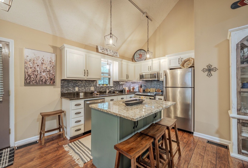 25 PICKWICK WOODS CV, Counce, Tennessee 38326, 3 Bedroom Bedrooms, 7 Room Rooms,2 BathroomBathrooms,Residential,For Sale,PICKWICK WOODS,0,10229155