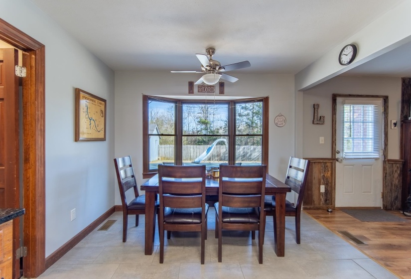 255 EASLEY LOOP, Savannah, Tennessee 38372, 4 Bedroom Bedrooms, 11 Room Rooms,2.1 BathroomBathrooms,Residential,For Sale,EASLEY,0,10229161