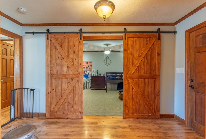 255 EASLEY LOOP, Savannah, Tennessee 38372, 4 Bedroom Bedrooms, 11 Room Rooms,2.1 BathroomBathrooms,Residential,For Sale,EASLEY,0,10229161