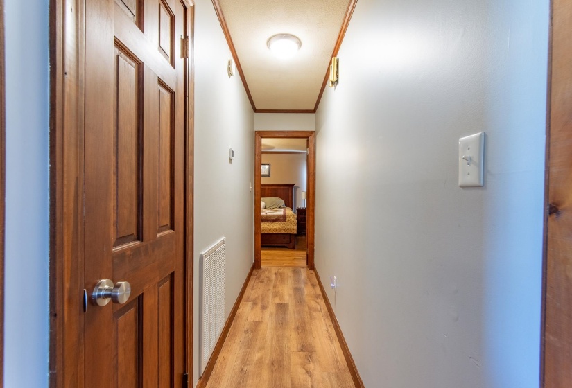255 EASLEY LOOP, Savannah, Tennessee 38372, 4 Bedroom Bedrooms, 11 Room Rooms,2.1 BathroomBathrooms,Residential,For Sale,EASLEY,0,10229161