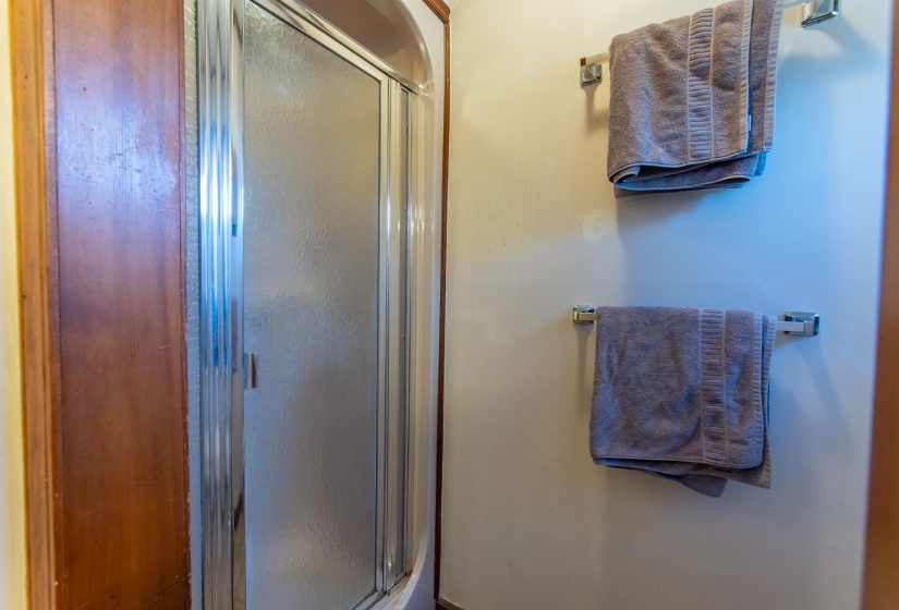 255 EASLEY LOOP, Savannah, Tennessee 38372, 4 Bedroom Bedrooms, 11 Room Rooms,2.1 BathroomBathrooms,Residential,For Sale,EASLEY,0,10229161