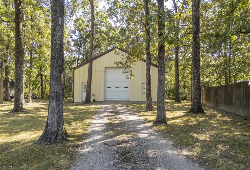255 EASLEY LOOP, Savannah, Tennessee 38372, 4 Bedroom Bedrooms, 11 Room Rooms,2.1 BathroomBathrooms,Residential,For Sale,EASLEY,0,10229161