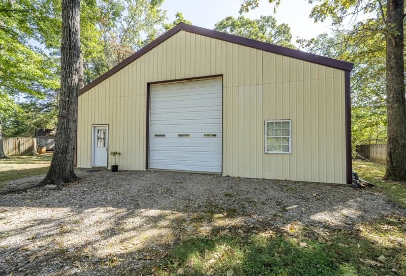 255 EASLEY LOOP, Savannah, Tennessee 38372, 4 Bedroom Bedrooms, 11 Room Rooms,2.1 BathroomBathrooms,Residential,For Sale,EASLEY,0,10229161
