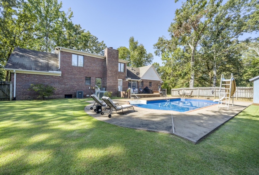 255 EASLEY LOOP, Savannah, Tennessee 38372, 4 Bedroom Bedrooms, 11 Room Rooms,2.1 BathroomBathrooms,Residential,For Sale,EASLEY,0,10229161