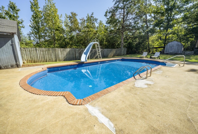 255 EASLEY LOOP, Savannah, Tennessee 38372, 4 Bedroom Bedrooms, 11 Room Rooms,2.1 BathroomBathrooms,Residential,For Sale,EASLEY,0,10229161