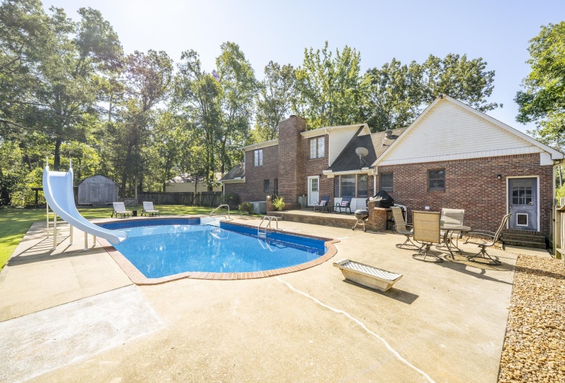 255 EASLEY LOOP, Savannah, Tennessee 38372, 4 Bedroom Bedrooms, 11 Room Rooms,2.1 BathroomBathrooms,Residential,For Sale,EASLEY,0,10229161
