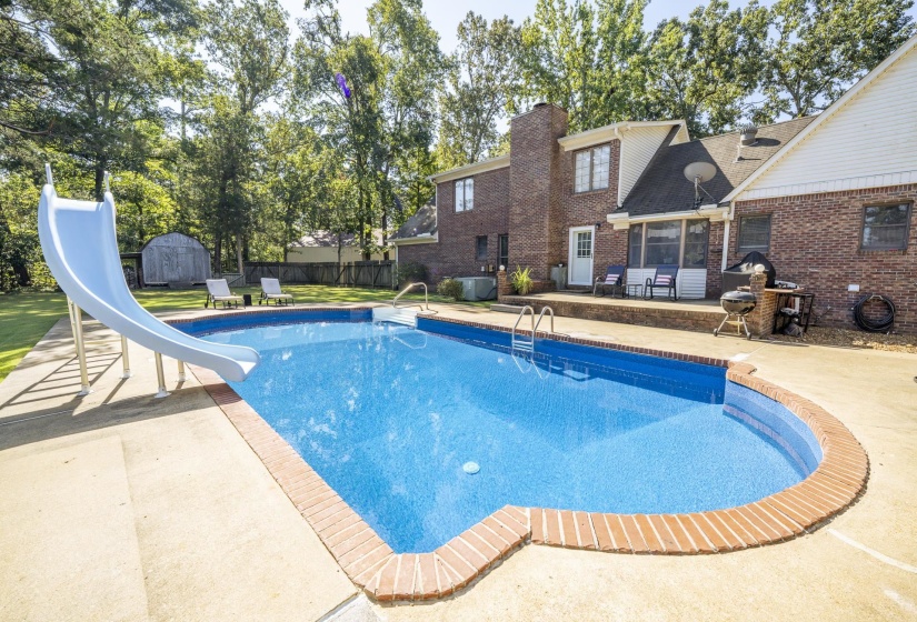 255 EASLEY LOOP, Savannah, Tennessee 38372, 4 Bedroom Bedrooms, 11 Room Rooms,2.1 BathroomBathrooms,Residential,For Sale,EASLEY,0,10229161