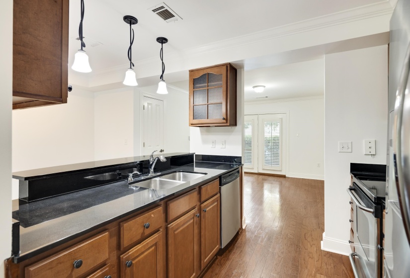 7488 GERMANTOWN SQ, Germantown, Tennessee 38138, 2 Bedroom Bedrooms, 5 Room Rooms,2.1 BathroomBathrooms,Residential,For Sale,GERMANTOWN,0,10229175