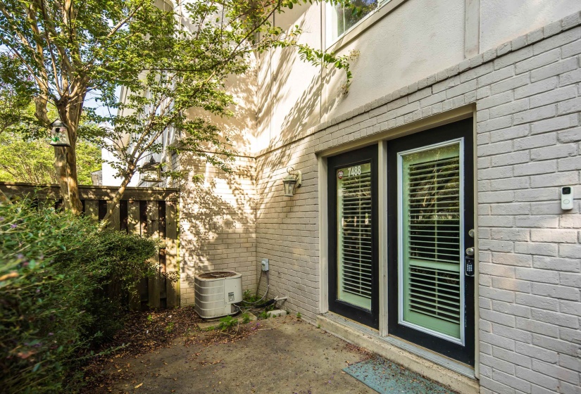 7488 GERMANTOWN SQ, Germantown, Tennessee 38138, 2 Bedroom Bedrooms, 5 Room Rooms,2.1 BathroomBathrooms,Residential,For Sale,GERMANTOWN,0,10229175