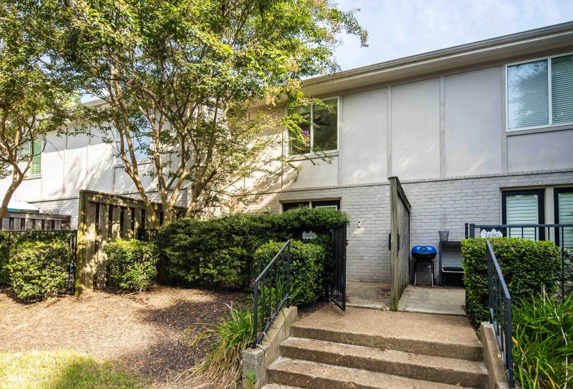 7488 GERMANTOWN SQ, Germantown, Tennessee 38138, 2 Bedroom Bedrooms, 5 Room Rooms,2.1 BathroomBathrooms,Residential,For Sale,GERMANTOWN,0,10229175