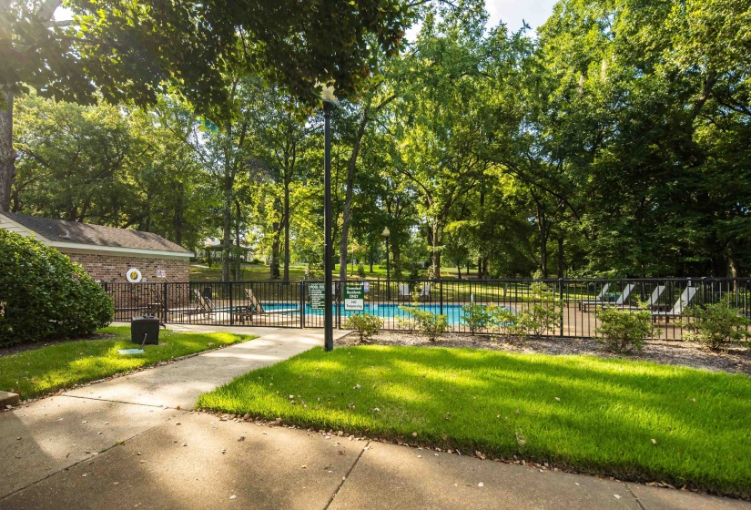 7488 GERMANTOWN SQ, Germantown, Tennessee 38138, 2 Bedroom Bedrooms, 5 Room Rooms,2.1 BathroomBathrooms,Residential,For Sale,GERMANTOWN,0,10229175