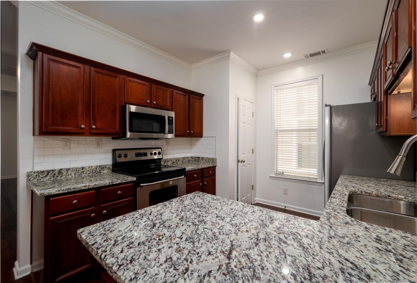 1338 ISLAND PL, Memphis, Tennessee 38103, 3 Bedroom Bedrooms, 7 Room Rooms,2.1 BathroomBathrooms,Residential,For Sale,ISLAND,0,10229177