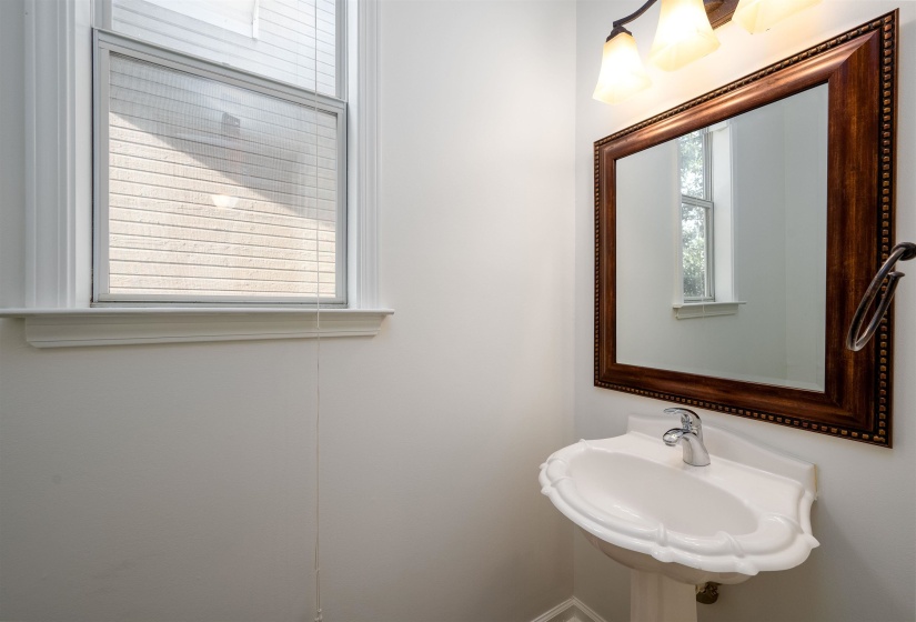 1338 ISLAND PL, Memphis, Tennessee 38103, 3 Bedroom Bedrooms, 7 Room Rooms,2.1 BathroomBathrooms,Residential,For Sale,ISLAND,0,10229177