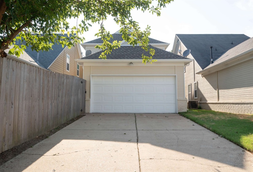 1338 ISLAND PL, Memphis, Tennessee 38103, 3 Bedroom Bedrooms, 7 Room Rooms,2.1 BathroomBathrooms,Residential,For Sale,ISLAND,0,10229177