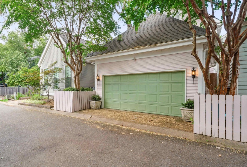 945 HARBOR BEND RD, Memphis, Tennessee 38103, 2 Bedroom Bedrooms, 5 Room Rooms,2.1 BathroomBathrooms,Rental Properties,For Sale,HARBOR BEND,0,10229190