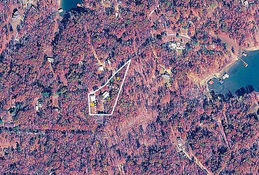 160 POPLAR DR, Buchanan, Tennessee 38222, 3 Bedroom Bedrooms, 9 Room Rooms,3 BathroomBathrooms,Residential,For Sale,POPLAR,0,10228949