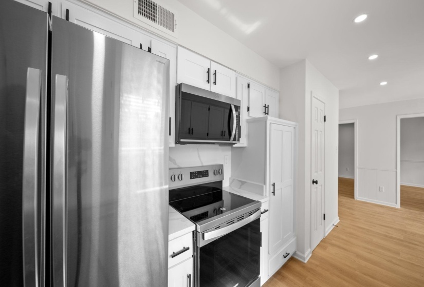 4351 SPRING OAK CV, Memphis, Tennessee 38125, 5 Bedroom Bedrooms, 8 Room Rooms,2.1 BathroomBathrooms,Residential,For Sale,SPRING OAK,0,10229182