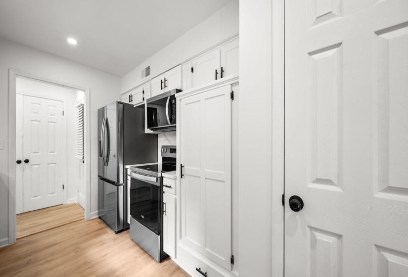 4351 SPRING OAK CV, Memphis, Tennessee 38125, 5 Bedroom Bedrooms, 8 Room Rooms,2.1 BathroomBathrooms,Residential,For Sale,SPRING OAK,0,10229182
