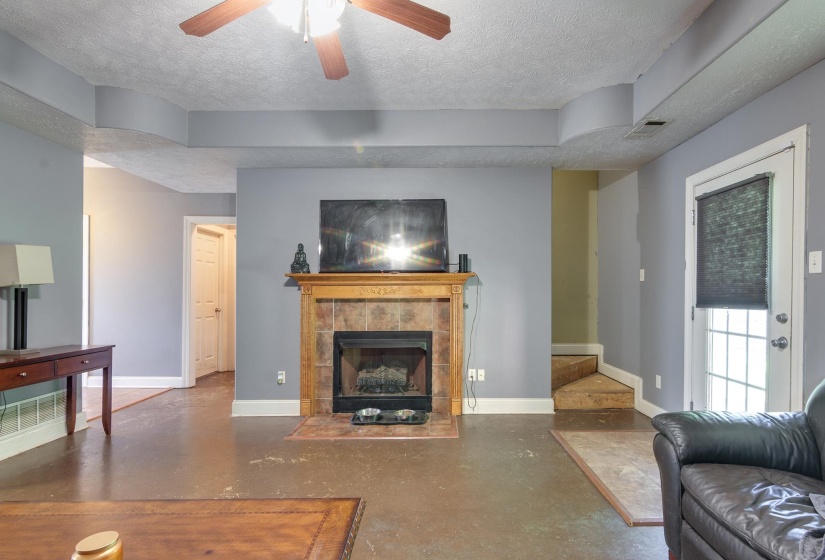 1243 J E BLAYDES BLVD, Atoka, Tennessee 38004, 3 Bedroom Bedrooms, 7 Room Rooms,2 BathroomBathrooms,Residential,For Sale,J E BLAYDES,0,10229195