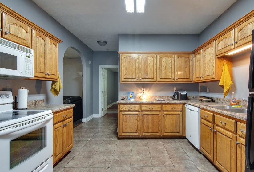 1243 J E BLAYDES BLVD, Atoka, Tennessee 38004, 3 Bedroom Bedrooms, 7 Room Rooms,2 BathroomBathrooms,Residential,For Sale,J E BLAYDES,0,10229195