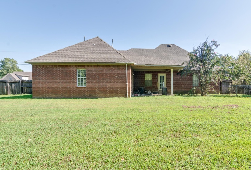 1243 J E BLAYDES BLVD, Atoka, Tennessee 38004, 3 Bedroom Bedrooms, 7 Room Rooms,2 BathroomBathrooms,Residential,For Sale,J E BLAYDES,0,10229195