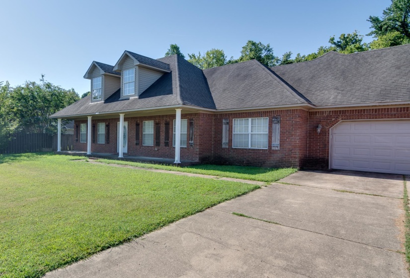 1243 J E BLAYDES BLVD, Atoka, Tennessee 38004, 3 Bedroom Bedrooms, 7 Room Rooms,2 BathroomBathrooms,Residential,For Sale,J E BLAYDES,0,10229195