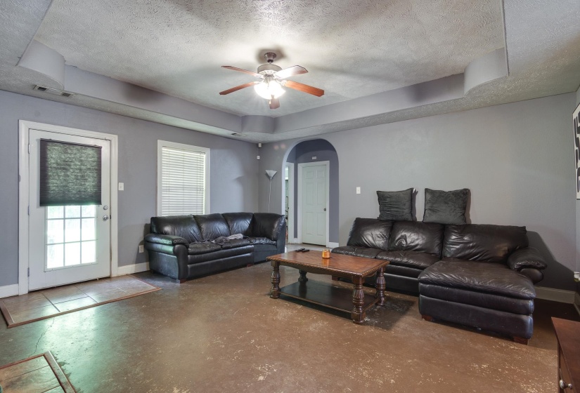 1243 J E BLAYDES BLVD, Atoka, Tennessee 38004, 3 Bedroom Bedrooms, 7 Room Rooms,2 BathroomBathrooms,Residential,For Sale,J E BLAYDES,0,10229195