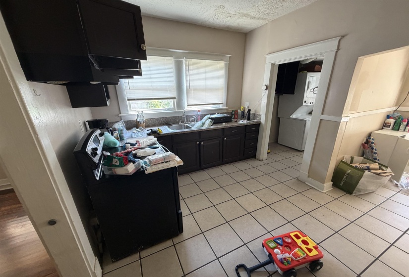 1585 COURT AVE, Memphis, Tennessee 38104, 3 Bedroom Bedrooms, 6 Room Rooms,1 BathroomBathrooms,Residential,For Sale,COURT,0,10229200