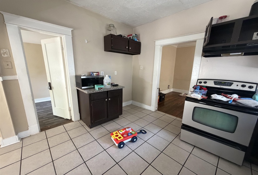 1585 COURT AVE, Memphis, Tennessee 38104, 3 Bedroom Bedrooms, 6 Room Rooms,1 BathroomBathrooms,Residential,For Sale,COURT,0,10229200
