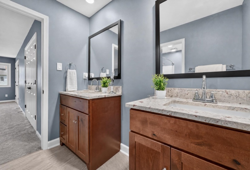 5124 SANDERLIN AVE, Memphis, Tennessee 38117, 2 Bedroom Bedrooms, 5 Room Rooms,2.1 BathroomBathrooms,Residential,For Sale,SANDERLIN,0,10229206