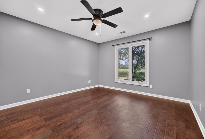 5124 SANDERLIN AVE, Memphis, Tennessee 38117, 2 Bedroom Bedrooms, 5 Room Rooms,2.1 BathroomBathrooms,Residential,For Sale,SANDERLIN,0,10229206
