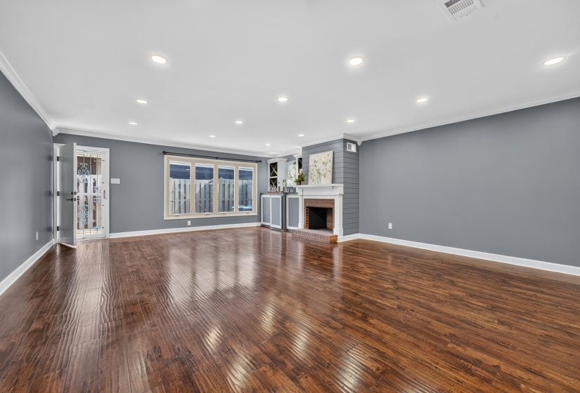 5124 SANDERLIN AVE, Memphis, Tennessee 38117, 2 Bedroom Bedrooms, 5 Room Rooms,2.1 BathroomBathrooms,Residential,For Sale,SANDERLIN,0,10229206