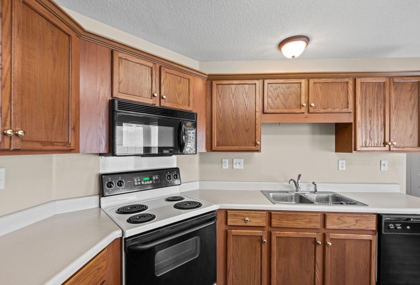 4694 BLOOMFIELD CV, Memphis, Tennessee 38125, 3 Bedroom Bedrooms, 7 Room Rooms,2.1 BathroomBathrooms,Residential,For Sale,BLOOMFIELD,0,10229212