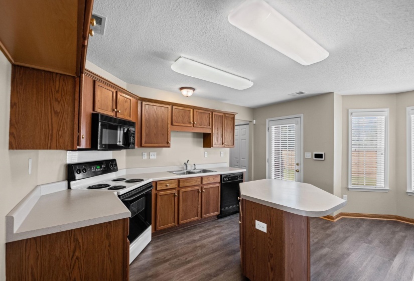 4694 BLOOMFIELD CV, Memphis, Tennessee 38125, 3 Bedroom Bedrooms, 7 Room Rooms,2.1 BathroomBathrooms,Residential,For Sale,BLOOMFIELD,0,10229212
