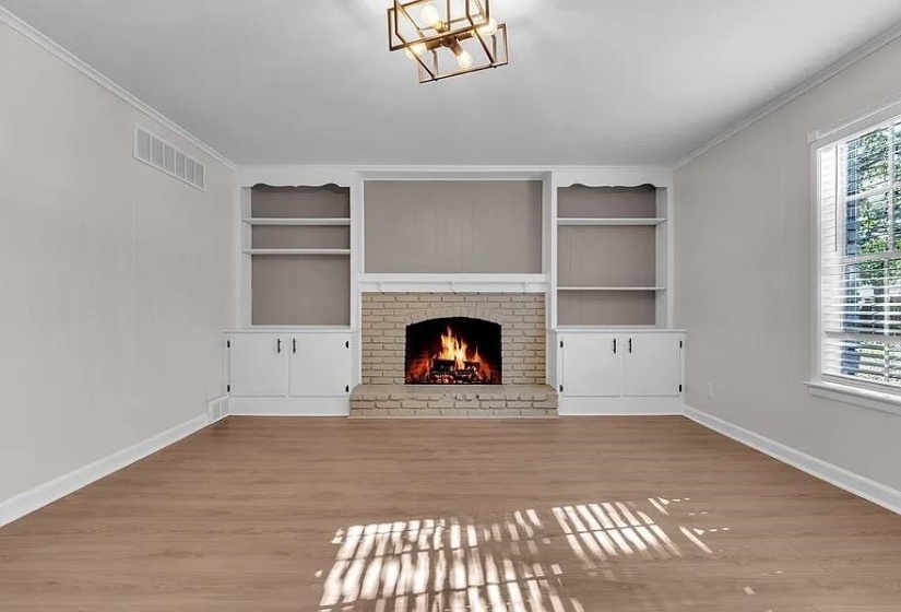 1285 HICKORY WOOD CV, Memphis, Tennessee 38116, 5 Bedroom Bedrooms, 9 Room Rooms,3 BathroomBathrooms,Residential,For Sale,HICKORY WOOD,0,10229213