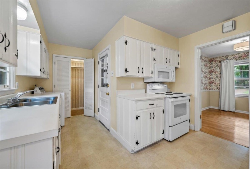 5408 MURFF AVE, Memphis, Tennessee 38119, 3 Bedroom Bedrooms, 5 Room Rooms,1.1 BathroomBathrooms,Residential,For Sale,MURFF,0,10229225