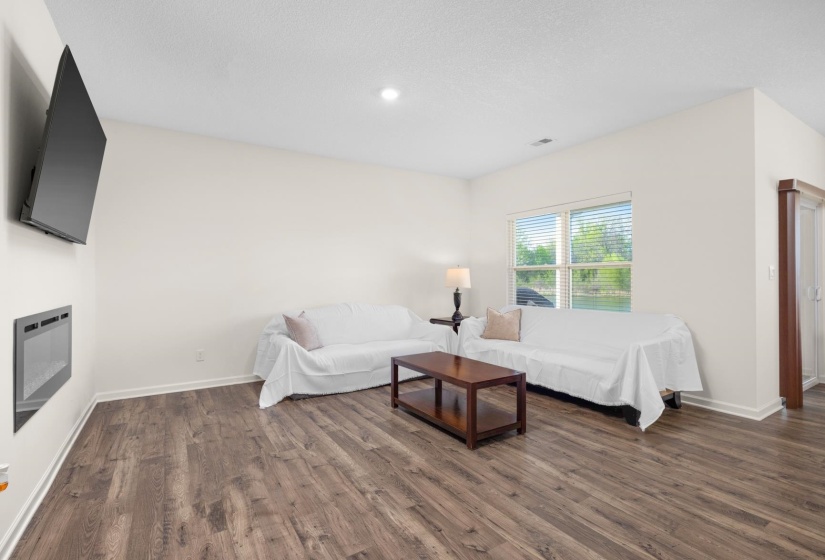 4790 BARRETT OAKS DR, Millington, Tennessee 38053, 3 Bedroom Bedrooms, 5 Room Rooms,2 BathroomBathrooms,Rental Properties,For Sale,BARRETT OAKS,0,10229258
