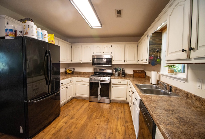120 CRAIG RD, Ripley, Tennessee 38063-4000, 3 Bedroom Bedrooms, 8 Room Rooms,2 BathroomBathrooms,Residential,For Sale,CRAIG,0,10224330