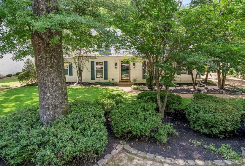 1539 RIVERDALE RD, Germantown, Tennessee 38138, 4 Bedroom Bedrooms, 11 Room Rooms,3 BathroomBathrooms,Residential,For Sale,RIVERDALE,0,10228517