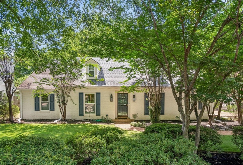 1539 RIVERDALE RD, Germantown, Tennessee 38138, 4 Bedroom Bedrooms, 11 Room Rooms,3 BathroomBathrooms,Residential,For Sale,RIVERDALE,0,10228517