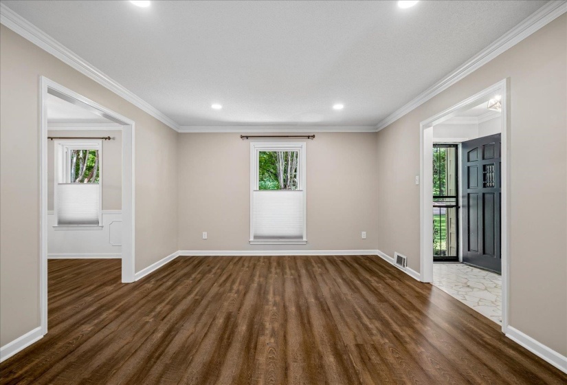 1539 RIVERDALE RD, Germantown, Tennessee 38138, 4 Bedroom Bedrooms, 11 Room Rooms,3 BathroomBathrooms,Residential,For Sale,RIVERDALE,0,10228517